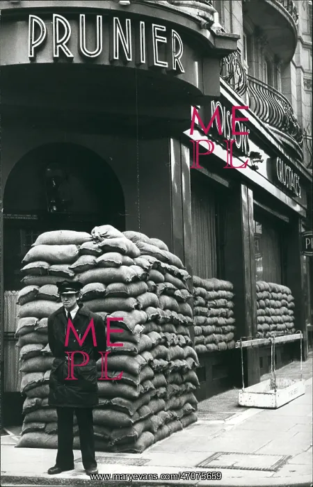 : Civil War. Jan. 01, 1976 - The War-Time Looks Back To London the Sand-Bagged : Civil War. Jan. 01, 1976 - The War-Time Looks Back To London the Sand-Bagged