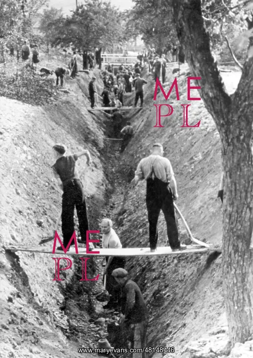 : Civilians building fortifications, 1944 : Civilians building fortifications, 1944