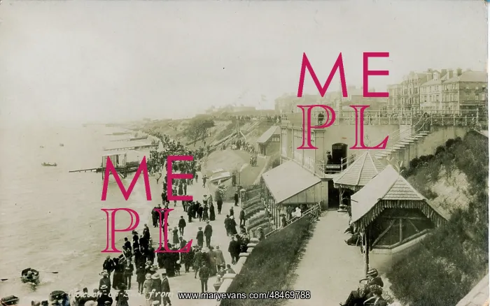  : Clacton Beach and Promenade
