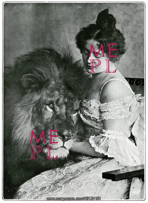 : Claire Heliot, lion tamer : Claire Heliot, lion tamer