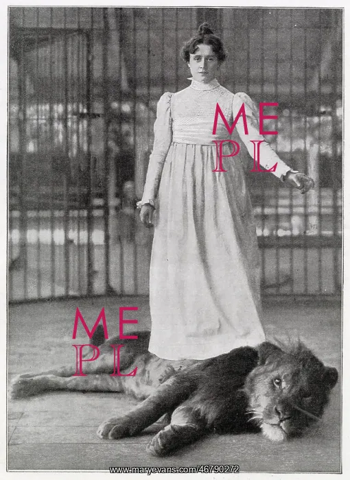 : Claire Heliot, lion tamer : Claire Heliot, lion tamer