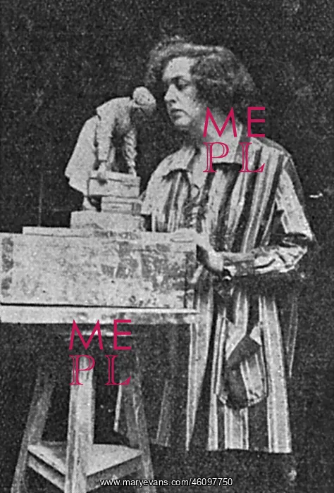 : Clare Sheridan with one of her models of women war workers : Clare Sheridan with one of her models of women war workers