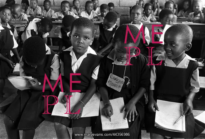 : Class in Cornfields, Kwazulu / Natal. 1994 @ Cedric Nunn : Class in Cornfields, Kwazulu / Natal. 1994 @ Cedric Nunn