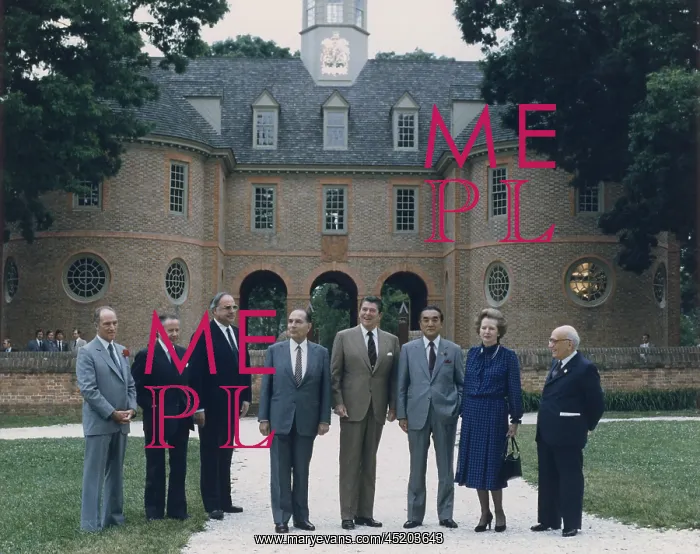  : Class photo from the G-7 Economic Summit ?