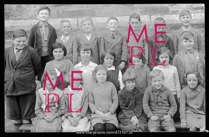 : CLASS PHOTO / WITH FAT BOY : CLASS PHOTO / WITH FAT BOY