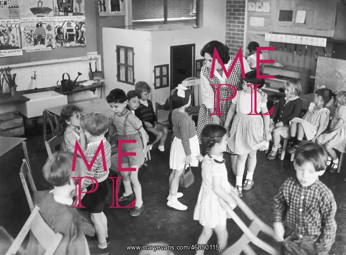 : CLASSROOM SCENE 1956 : CLASSROOM SCENE 1956