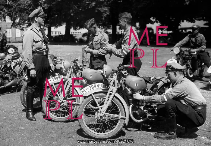 : Cleaning and inspection of motorcycles, 1935 : Cleaning and inspection of motorcycles, 1935