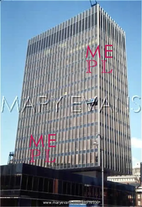 : CLEANING A SKYSCRAPER : CLEANING A SKYSCRAPER