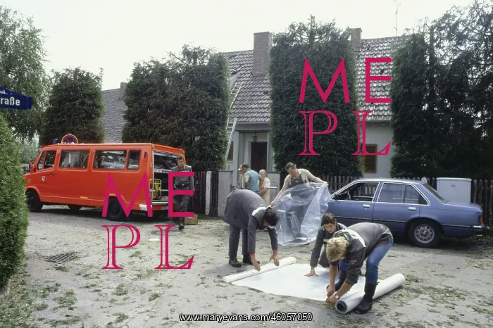 : Cleanup after hail in Munich, 1984 : Cleanup after hail in Munich, 1984