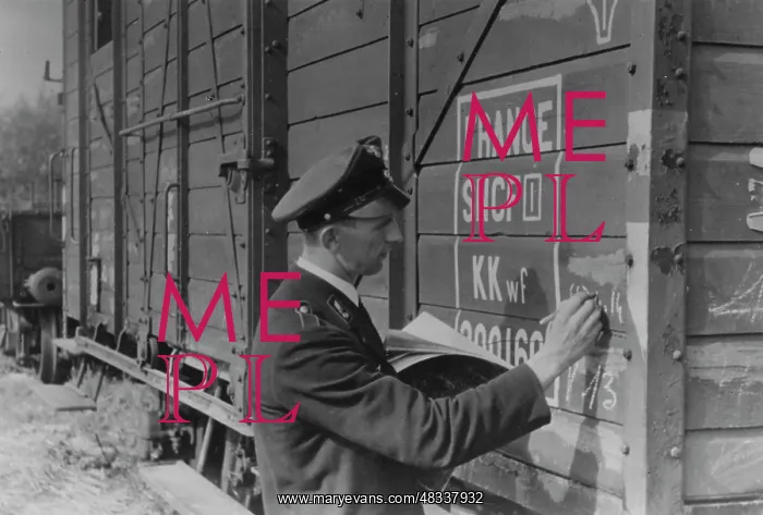 : Clearance of a freight train in France, 1940 : Clearance of a freight train in France, 1940