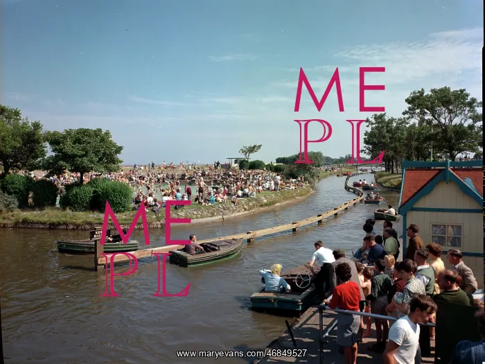: Cleethorpes - Boating lake and paddling pool : Cleethorpes - Boating lake and paddling pool