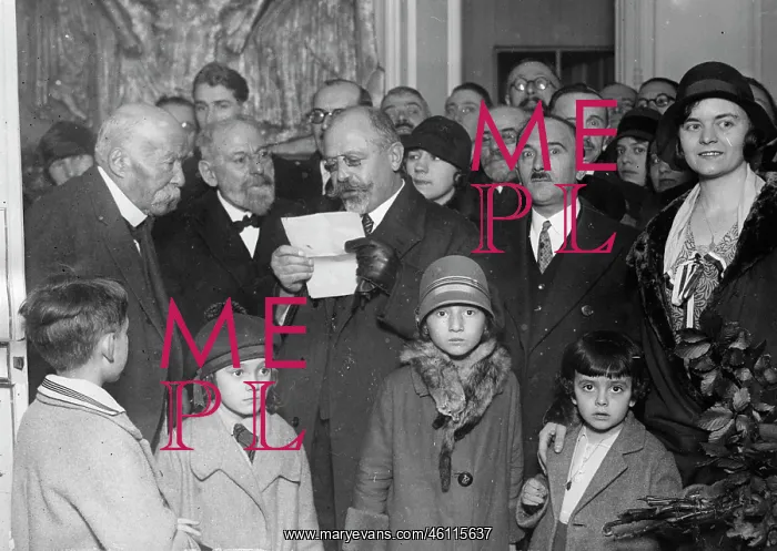 : Clemenceau receives congratulations : Clemenceau receives congratulations