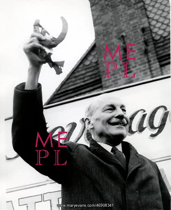 : Clement Attlee during 1955 election campaign, Stevenage : Clement Attlee during 1955 election campaign, Stevenage