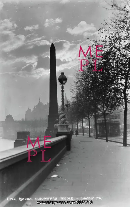 : Cleopatra's Needle in London : Cleopatra's Needle in London