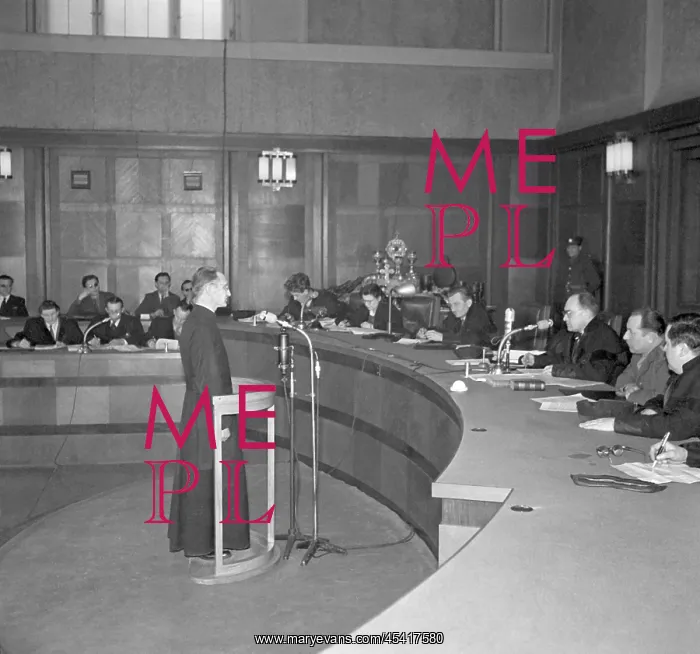 : Clergy on trial : Clergy on trial