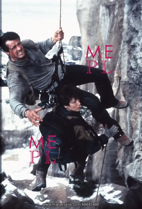 : CLIFFHANGER : CLIFFHANGER
