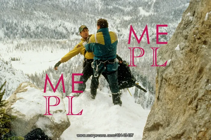: CLIFFHANGER : CLIFFHANGER