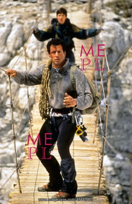 : CLIFFHANGER : CLIFFHANGER