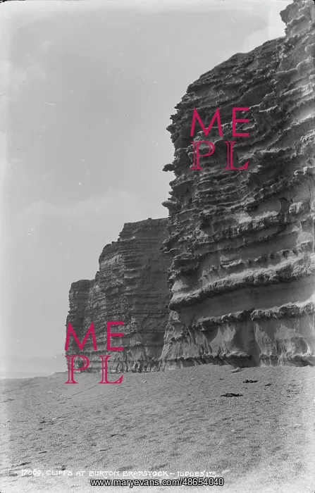 : Cliffs at Burton Bradstock : Cliffs at Burton Bradstock