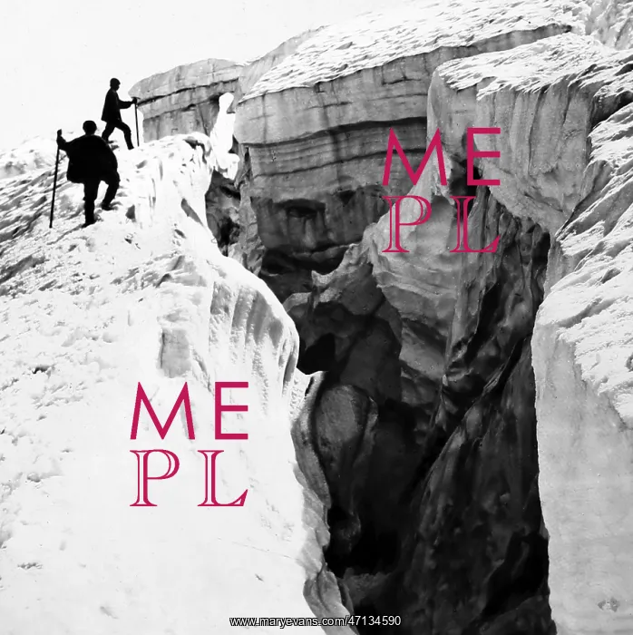  : Climbers and a crevasse