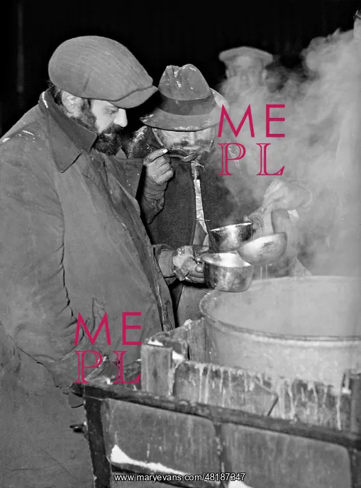 : Clochards in Paris receive hot soup, 1938 : Clochards in Paris receive hot soup, 1938