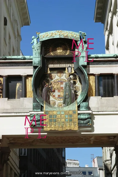 : Clock at Hoher Markt : Clock at Hoher Markt