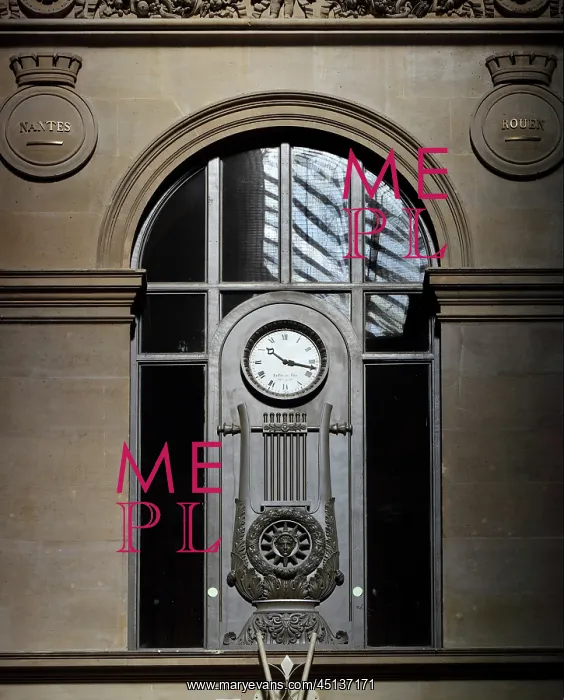 : Clock, Nave, Palais Brongniart, Paris Bourse, Paris, France : Clock, Nave, Palais Brongniart, Paris Bourse, Paris, France
