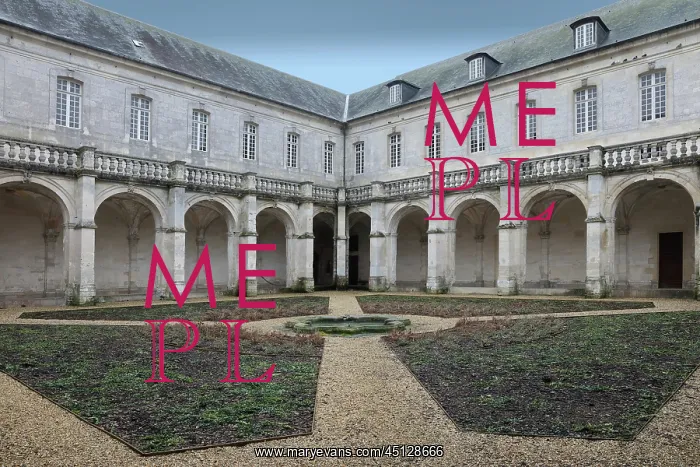 : Cloister, Abbaye Notre-Dame du Bec, Le Bec Hellouin : Cloister, Abbaye Notre-Dame du Bec, Le Bec Hellouin