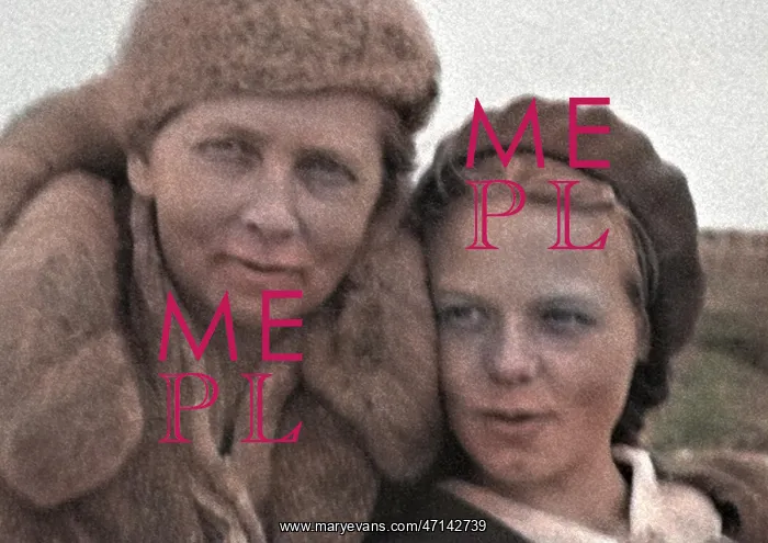  : Close-up of mother and daughter