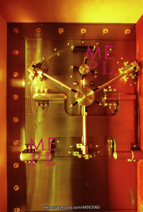  : Closed bank vault door