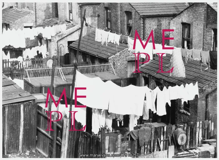: CLOTHES LINES - LONDON : CLOTHES LINES - LONDON
