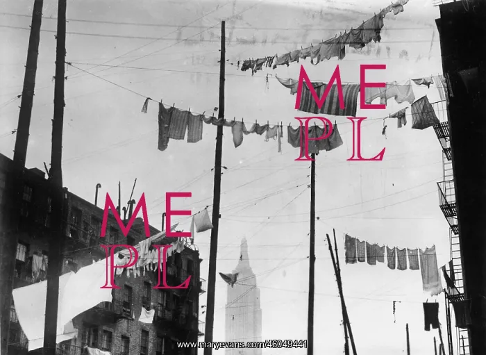 : Clotheslines in New York : Clotheslines in New York