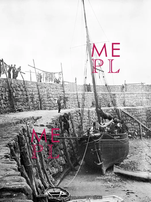  : Clovelly Harbour