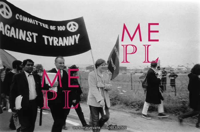 : CND demonstration near RAF Alconbury : CND demonstration near RAF Alconbury