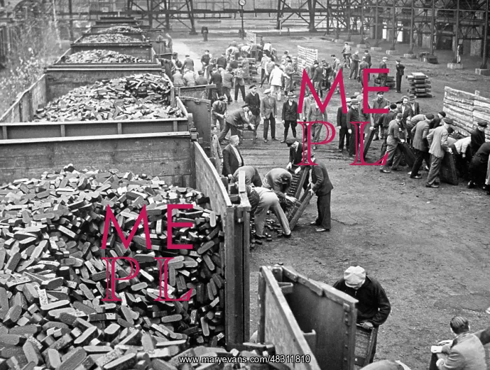 : Coal delivery in Berlin, 1939 : Coal delivery in Berlin, 1939