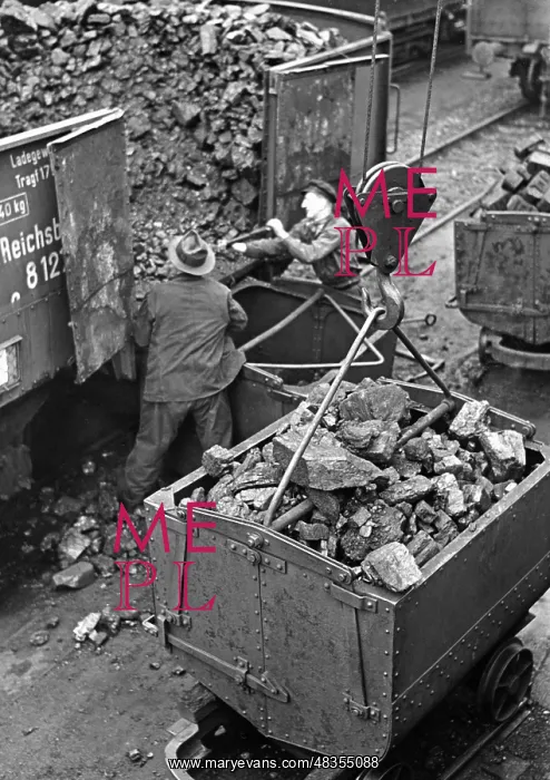 : Coal transport, 1942 : Coal transport, 1942