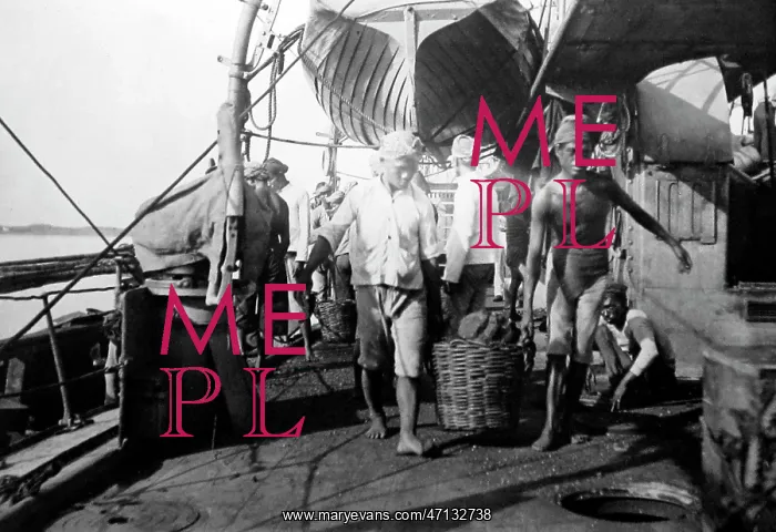  : Coaling a ship Royal Navy