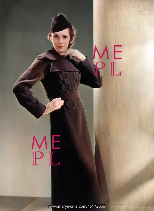 : Coat with Chain Motif : Coat with Chain Motif