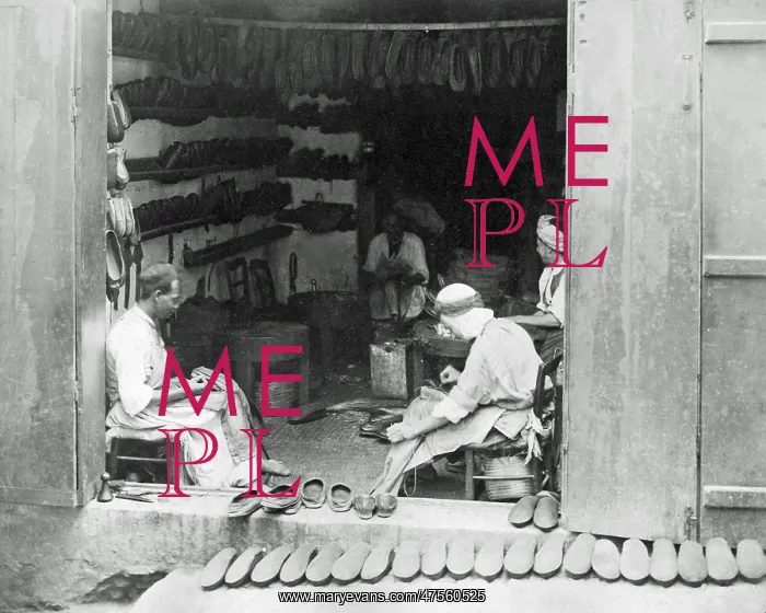 : Cobbler's shop, India : Cobbler's shop, India