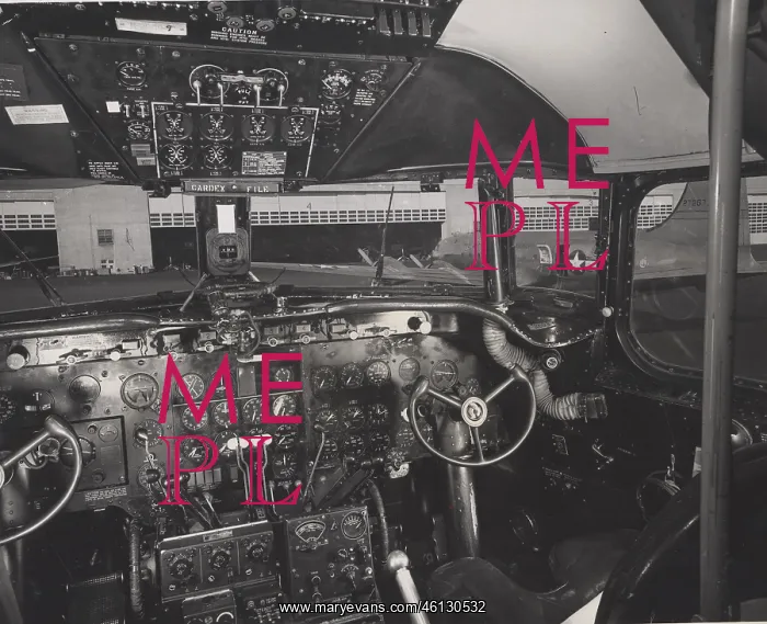: The cockpit of a DC-3 during World War Two : The cockpit of a DC-3 during World War Two
