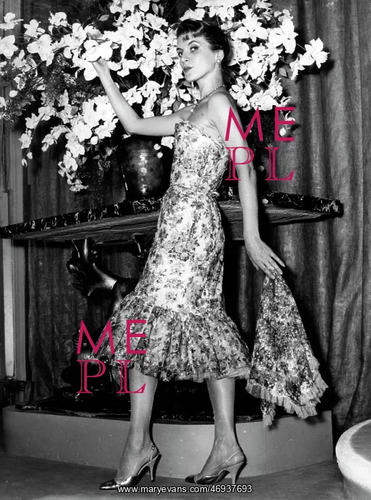 : Coco Chanel Fashion : Coco Chanel Fashion