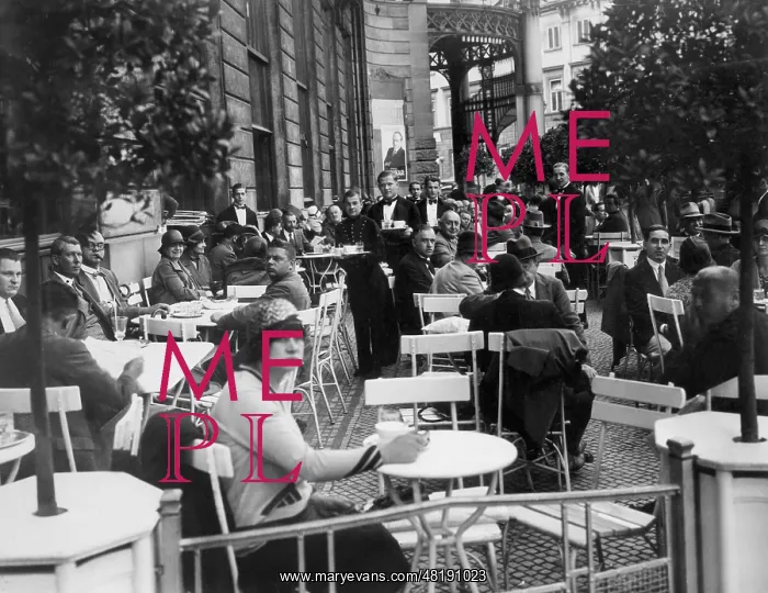 : Coffee house in Prague, 1938 : Coffee house in Prague, 1938