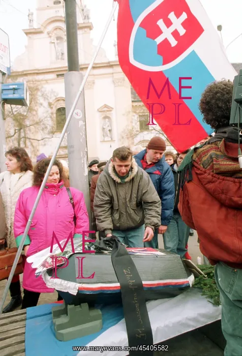 : Coffin - federation - burial - Bratislava : Coffin - federation - burial - Bratislava