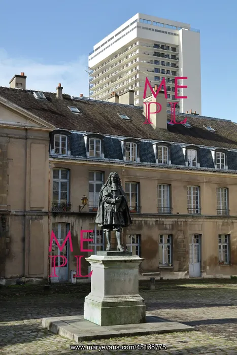 : Colbert statue, Le Mobilier National, Paris, France : Colbert statue, Le Mobilier National, Paris, France