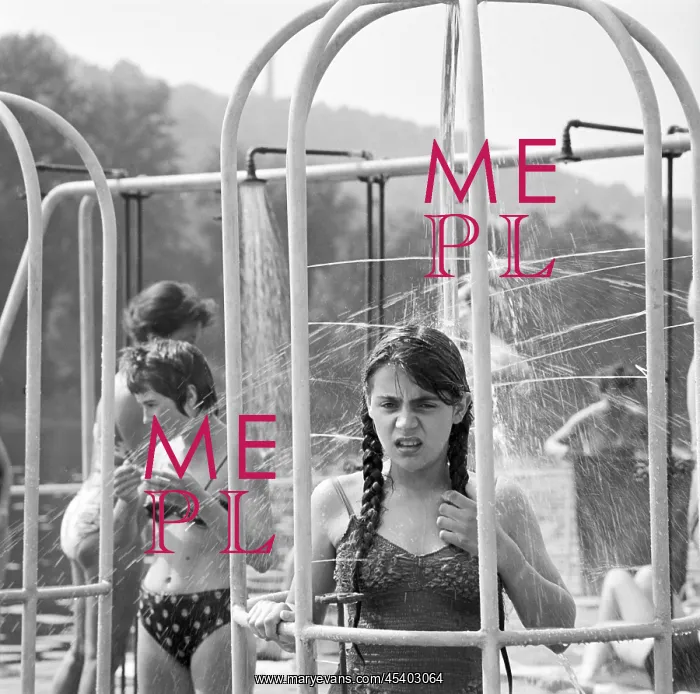: Cold shower - cooling off - children : Cold shower - cooling off - children