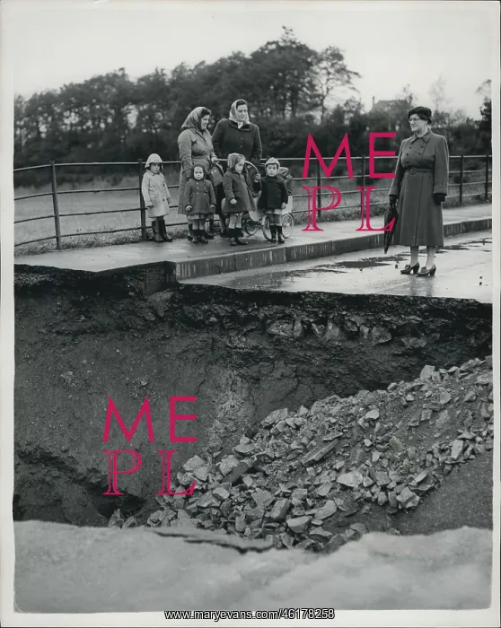 : Collapsed bridge on Kilmarnock-Dumfries Road, Scotland : Collapsed bridge on Kilmarnock-Dumfries Road, Scotland