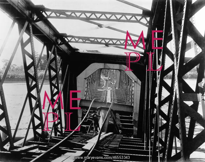 : Collapsed Nagara Gawa Railway Bridge : Collapsed Nagara Gawa Railway Bridge