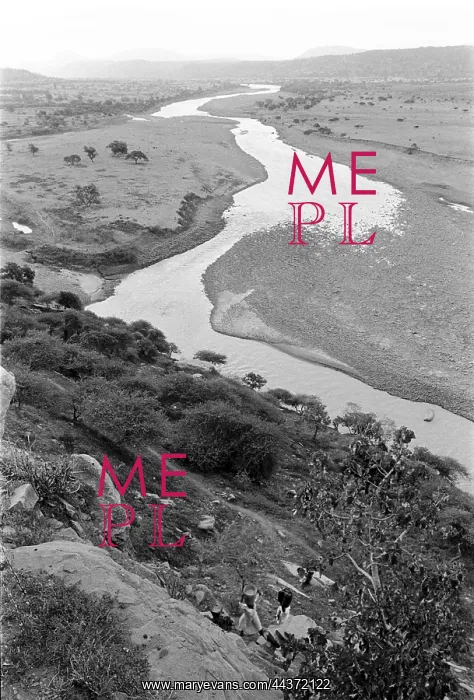 : Collecting water from the Tugela river. Msinga 1992 : Collecting water from the Tugela river. Msinga 1992
