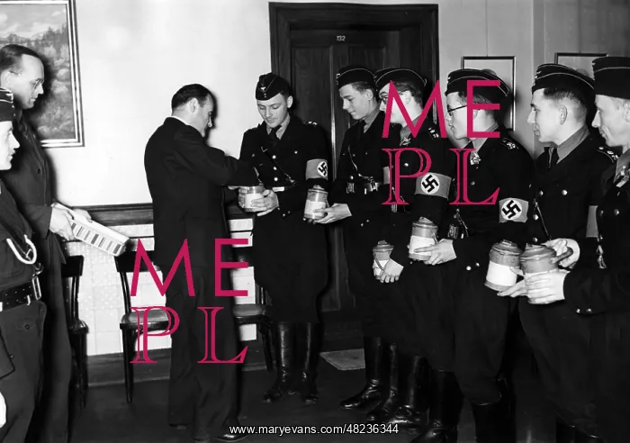 : Collection for the Winter Relief in the Berlin Scherl : Collection for the Winter Relief in the Berlin Scherl