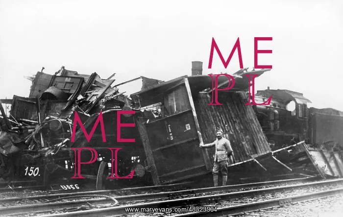 : Collision of a passenger train in the occupied Ruhr area : Collision of a passenger train in the occupied Ruhr area